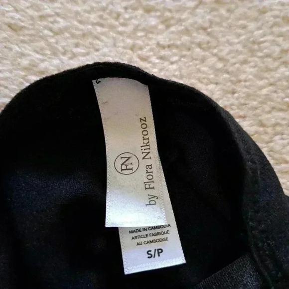 NWOT  Flora Nikrooz Black Chemise Small Lace Microfiber Nightie Pajama Nightgown - Picture 4 of 12